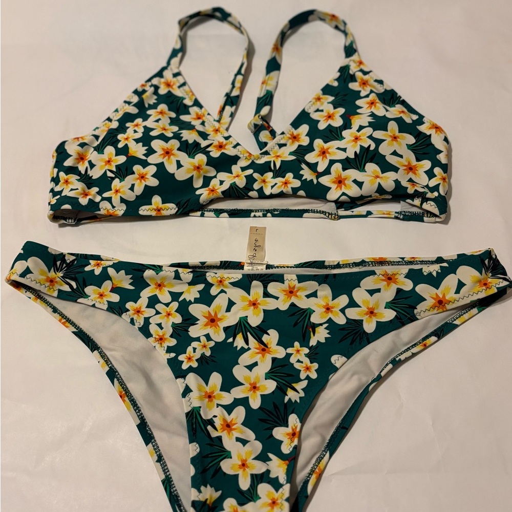 Cupshe Green and Yellow Floral Bikini Swimwear